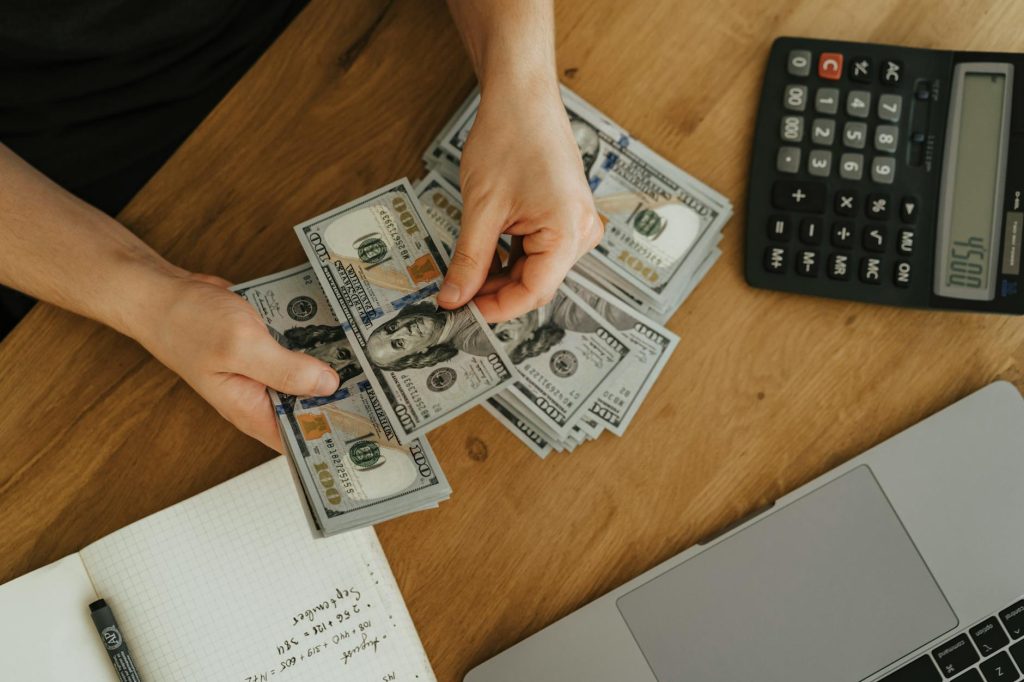 Người chơi ghi ngân sách và quản lý vốn trước khi chơi slot